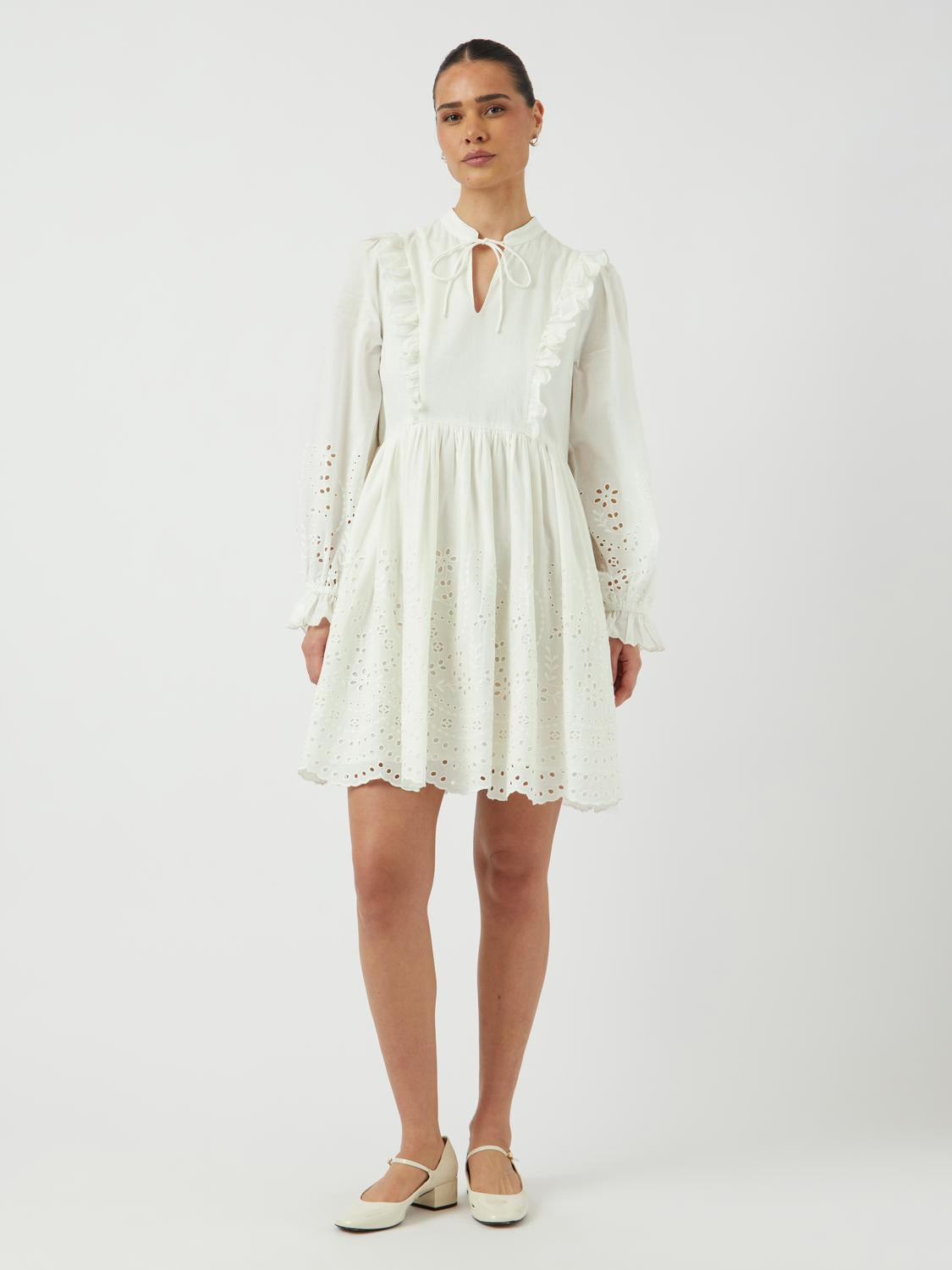 model_shot-front_full